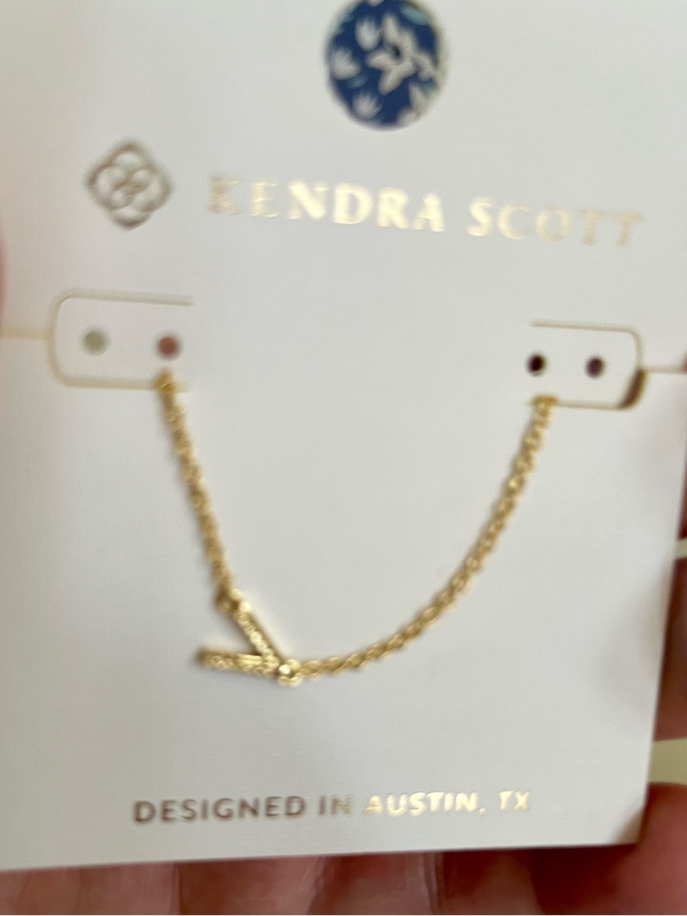 NWT Kendra Scott Gold V Initial Necklace - Picture 2 of 2